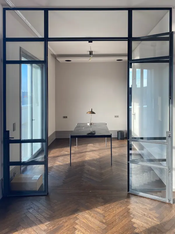 Fertig verlegtes Fischgrätparkett im Altbau